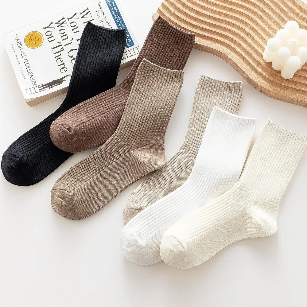 Women's Solid Color Cute Crew Casual Athletic Aesthetic Neutral Cotton Socks